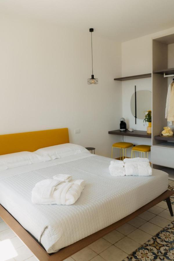 Hotel La Dimora dei WaLori Bisceglie Esterno foto